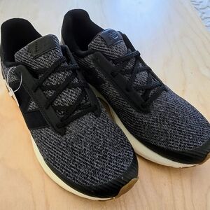 New Balance Black and Gray Athletic Shoes with Breathable Knit